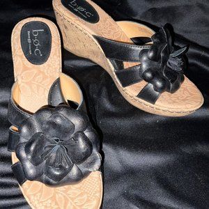 b.o.c. BORN BLACK FLOWER WEDGE SANDLES SIZE 10/42